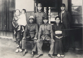 nycum1.JPG (39055 bytes)