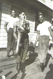 555sax.jpg (21022 bytes)